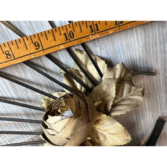 Golden floral halo spike crown - Picture 7 of 9